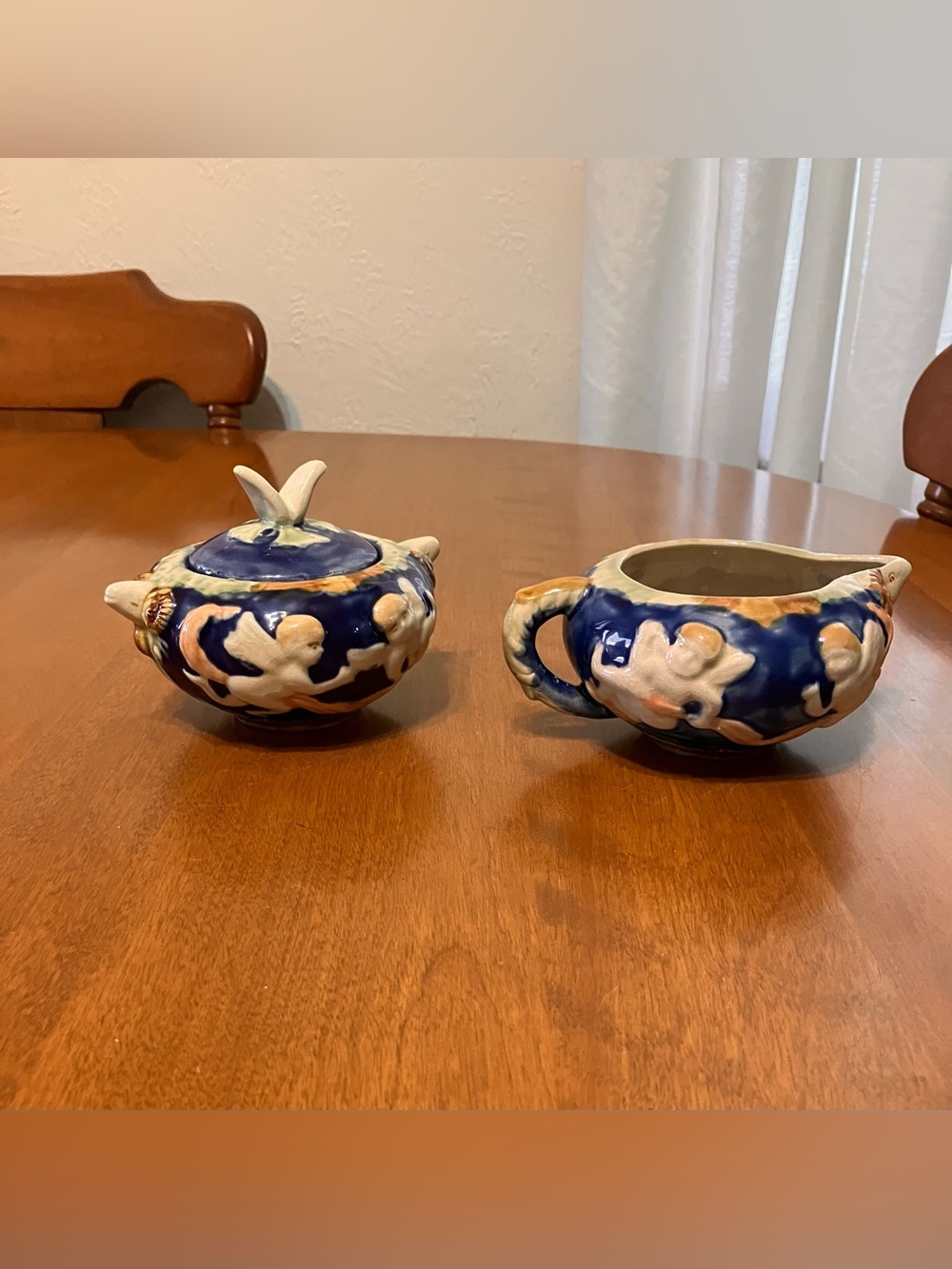Majolica creamer and sugar bowl set